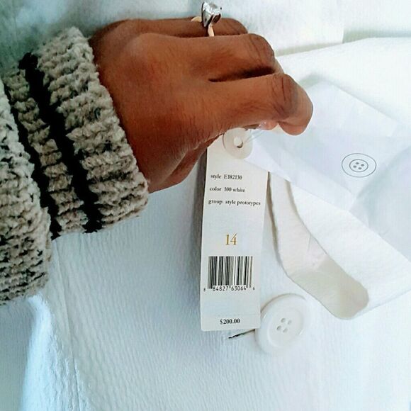 Kim Rogers white suit top - Picture 3 of 7